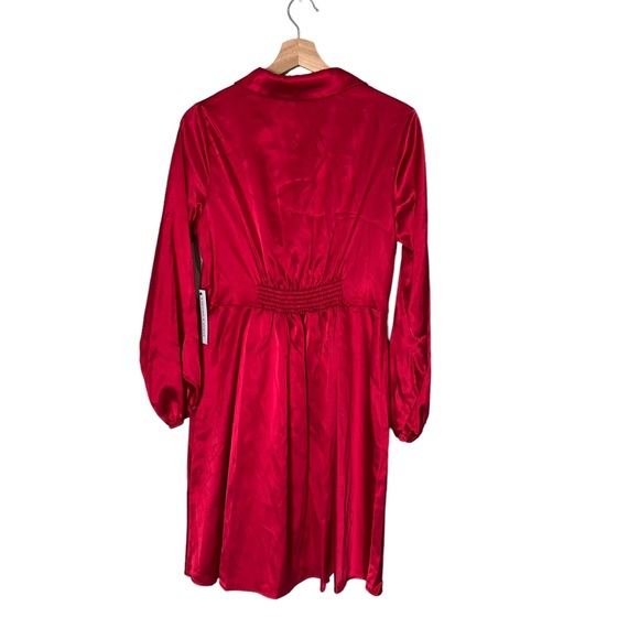 Emma & Michelle Red satin Women’s dress Size small - Picture 5 of 9